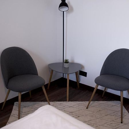 Style Hotel Ungheni Targ Exteriör bild